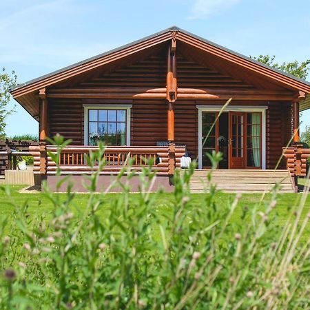 Tomatin - Luxury Two Bedroom Log Cabin With Hot Tub Berwick Upon Tweed Exteriér fotografie